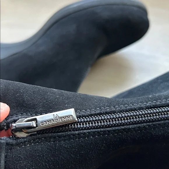 La Canadienne Shiane Black Suede Boots - Picture 13 of 13